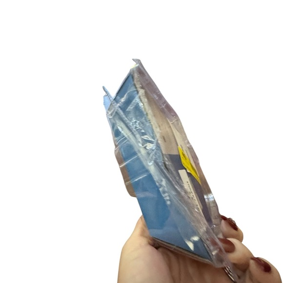 New Polaroid Blue Waterproof Camera- Was a return to store so opened & tested - Picture 3 of 4